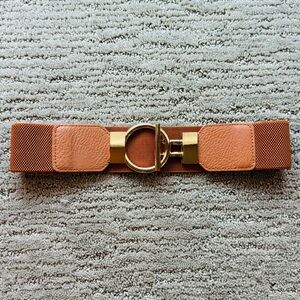 Elastic Stretch Belt with Gold Circular Clasp – Caramel Tone